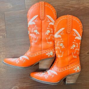 Gorgeous Women’s Dingo Boots Full Bloom in Orange